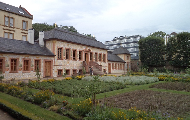 Садик-огород и библиотека Принца Георга